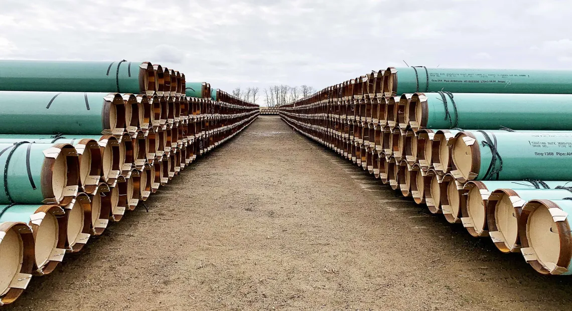 Pipe stacked in two rows